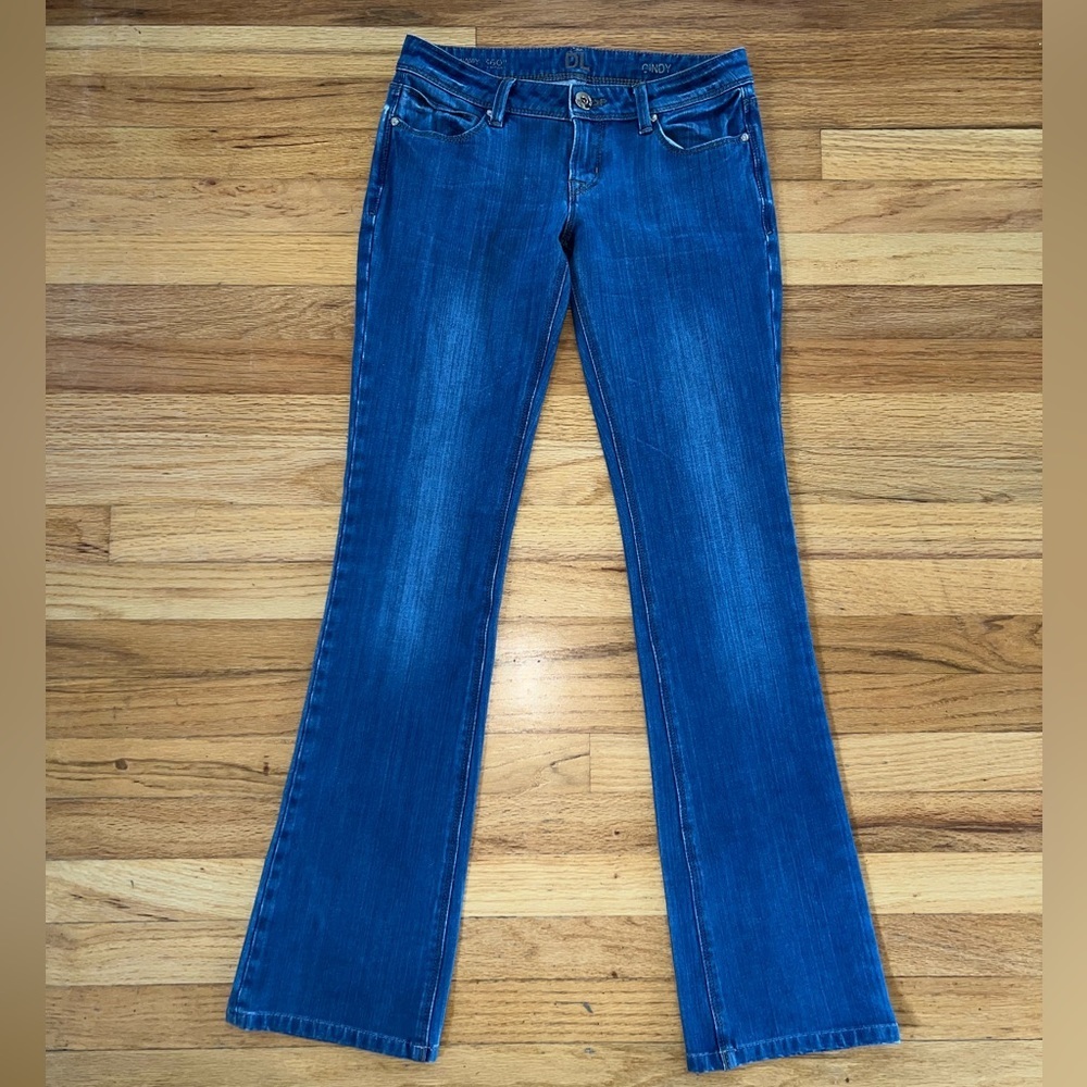 DL 1961 Cindy Slim Boot Cut Stretch Low Rise Jeans Light Blue Fitted 26 Women’s